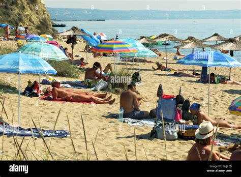 uomini nudi gay|Spiaggia DAyala Gay & Naturist Beach